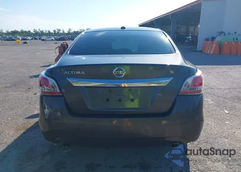 2015 Nissan Altima 2.5 S z USA, uszkodzony, nr VIN 1N4AL3AP9FN354741